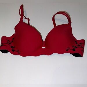 🌹Victoria's Secret Red and Black Floral Very Sexy Push-up Bra